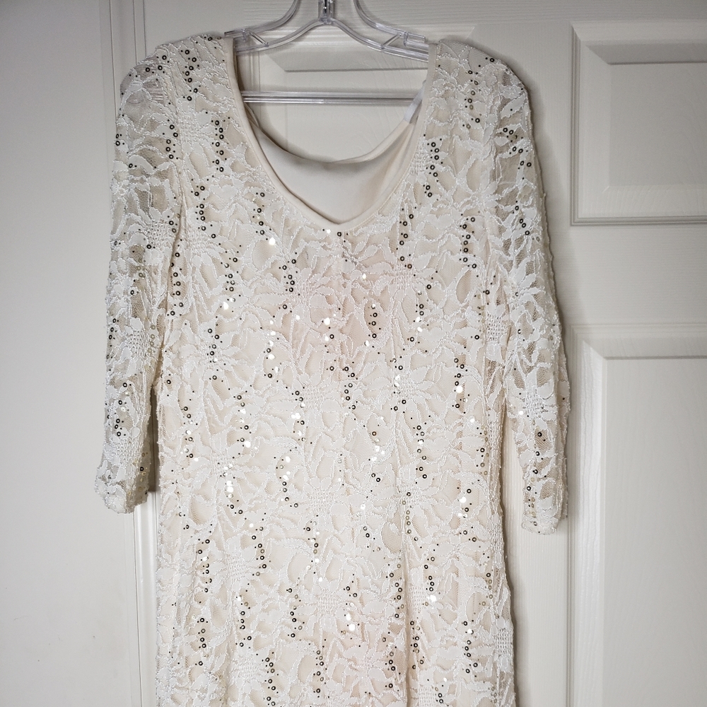 Dress - Picture 3 of 3